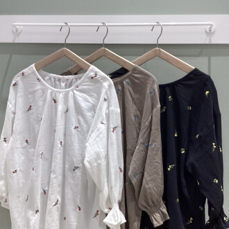 小花刺繍2WAYブラウス